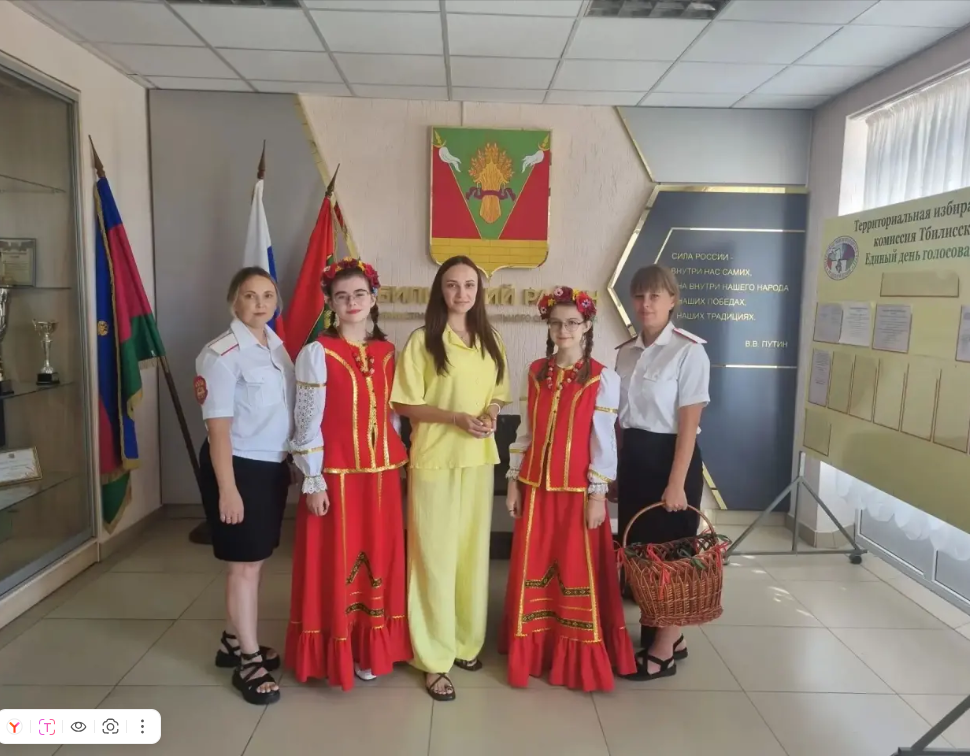 Казачата угостили земляков освященными яблоками