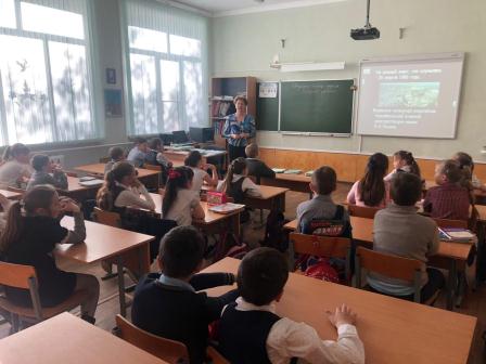 В школах района проходят классные часы, посвящённые трагедии в Чернобыле