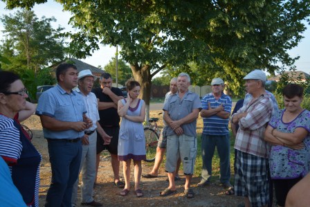 В селе Ванновском прошел сход граждан