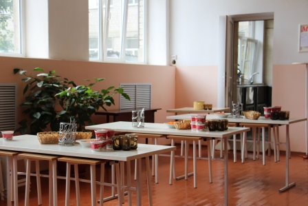 Глава района проверил качество питания в школах