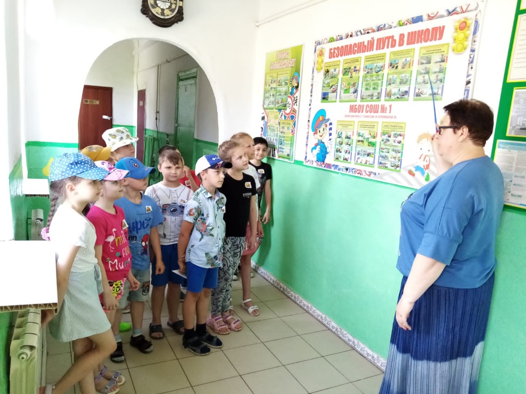 В Тбилисском районе начали работу профильные школьные лагеря дневного пребывания