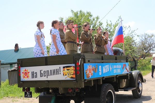 Для тбилисских ветеранов организовали парады Победы