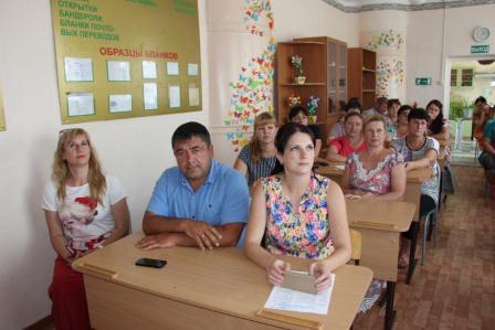 Евгений Ильин встретился с коллективом школы-интерната села Ванновского