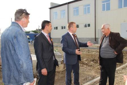 Евгений Ильин продолжает контролировать строительство спортивного комплекса