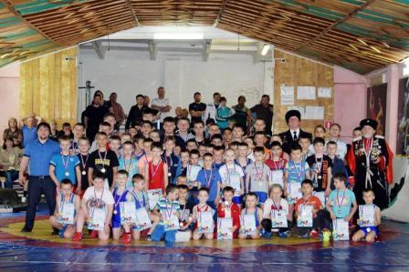 Открытое первенство по вольной борьбе прошло в Тбилисском районе