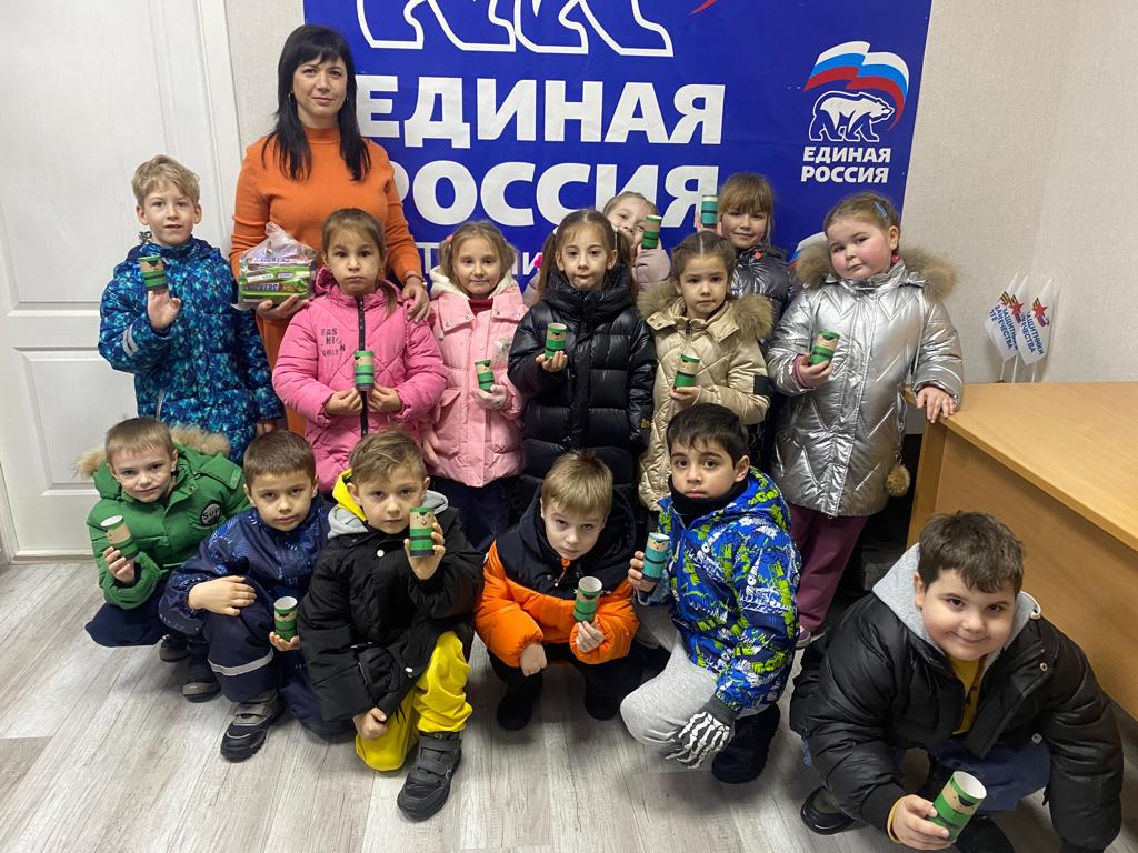 Малыши из Тбилисской подготовили для бойцов СВО тепло своими руками