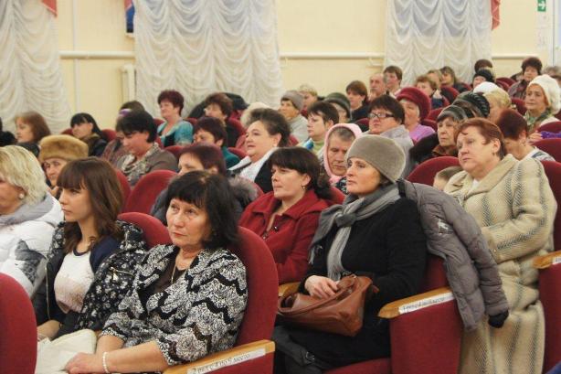 в преддверии Дня матери