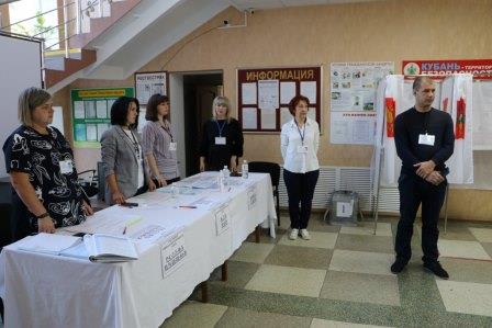 Стартовал первый день трехдневного голосования