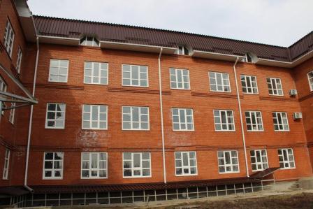 Евгений Ильин посетил больницу и спорткомплекс