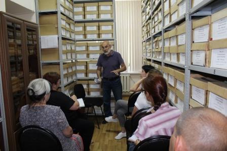 В архивном отделе состоялось совещание по вопросам формирования электронной Книги Памяти Тбилисского района