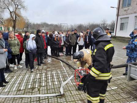 В Тбилисском районе спасатели устроили для школьников открытые уроки