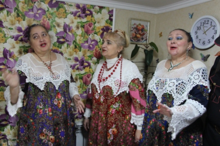 Глава Тбилисского района поздравил двух жительниц с юбилеями