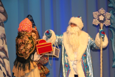 Юным жителям Тбилисского района показали сказку «Морозко»