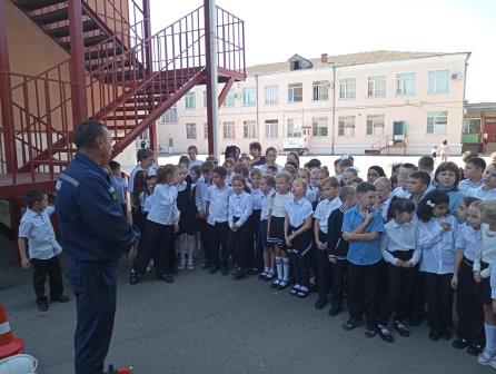 Урок безопасности провели спасатели