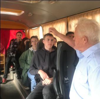 Ветеран провел выездной урок истории для школьников хутора Северин 