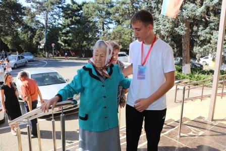 В Тбилисском районе проголосовал самый пожилой избиратель