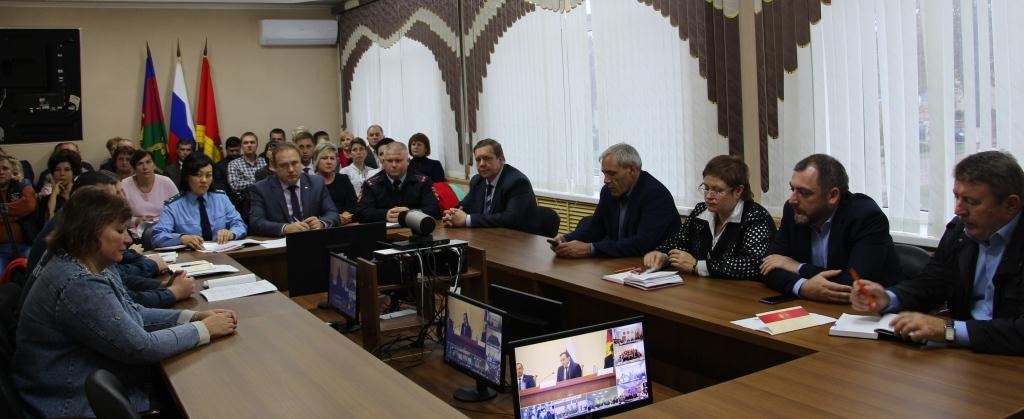 На Кубани планируют создать горячую линию психологической помощи для подростков