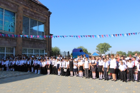 В школах Тбилисского района прозвенел первый звонок