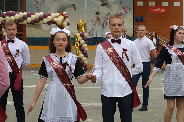 Последний звонок прозвучал для тбилисских выпускников