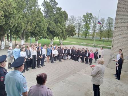 В Тбилисском районе открыли мемориальную доску в память о погибшем милиционере