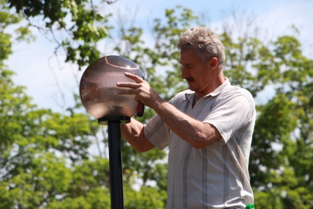 В поселке Первомайском завершается благоустройство нового сквера