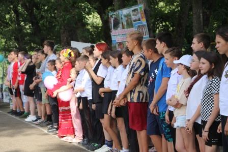 В Тбилисском районе проходит многодневный поход для казачат