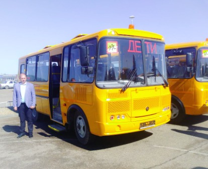 Школьный автопарк Тбилисского района пополнился новым автобусом