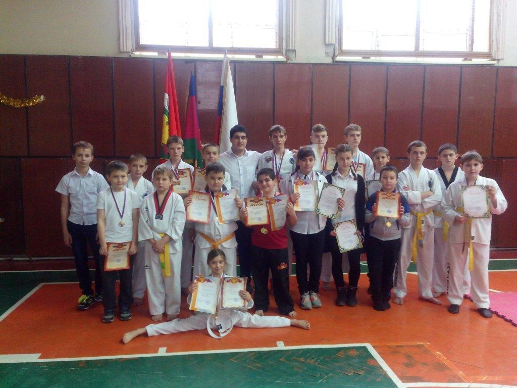 Тбилисские тхэквондисты завоевали 24 медали на новогоднем турнире