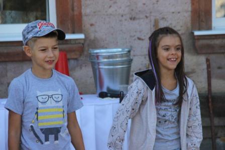 У маленьких тбилисцев весело проходят летние каникулы