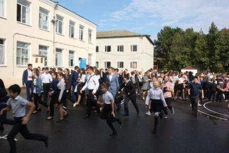 В пятой школе прошел День гражданской обороны