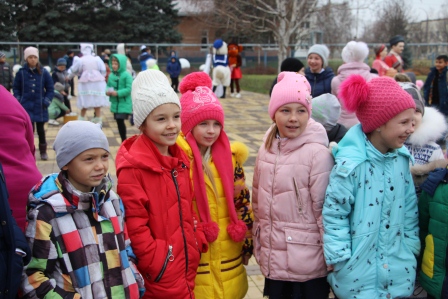 Юным жителям Тбилисского района показали сказку «Морозко»