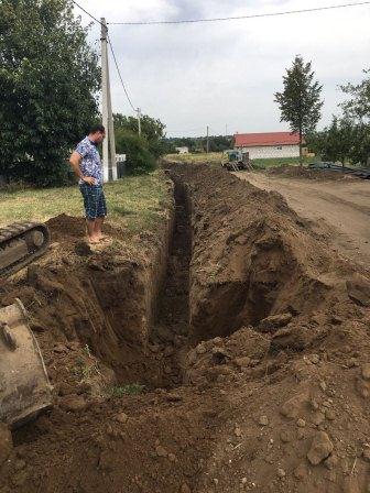 В хуторе Северин по улице Свободной продолжаются работы по строительству нового водопровода
