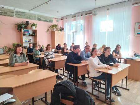 В третьей школе прошел час поэзии