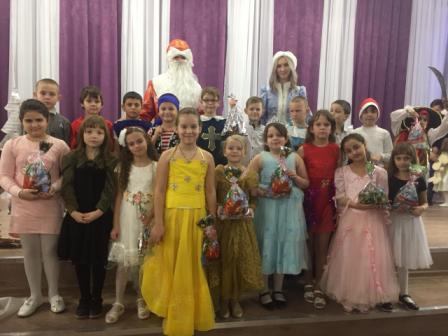В шестой школе прошли новогодние праздники