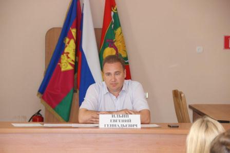 Молодые тбилисцы поделились своими идеями с главой района