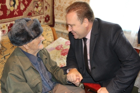 В Тбилисском районе с Новым Годом и Рождеством поздравляют участников Великой Отечественной войны