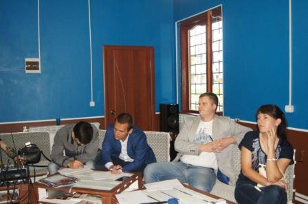 В Тбилисской прошел караоке-конкурс "ЗОЛОТОЙ ГОЛОС"