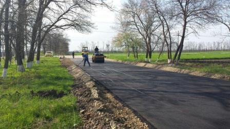 Заасфальтировали въезд в станицу Алексее-Тенгинскую
