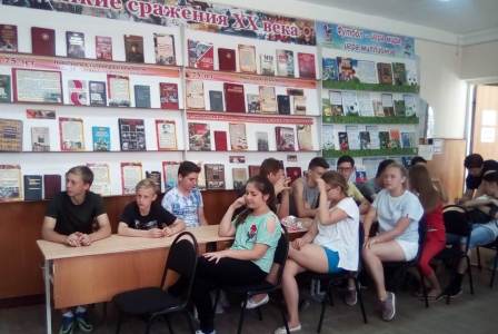 Библиотека провела слайд-викторину «Овеянные славой символы России»