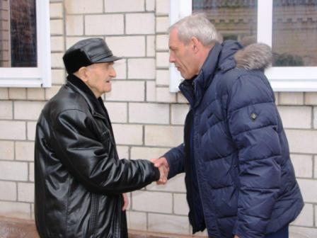 В Тбилисском районе участников Великой Отечественной войны поздравляют с Днем защитника Отечества