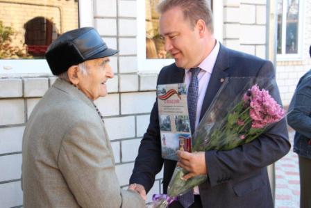 Ветеранам Тбилисского района вручают медали к 75-летию освобождения Краснодарского края