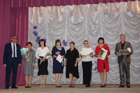 В Тбилисском районе поздравляют педагогов