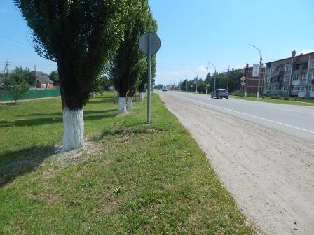 В Тбилисской косят траву и высаживают цветы