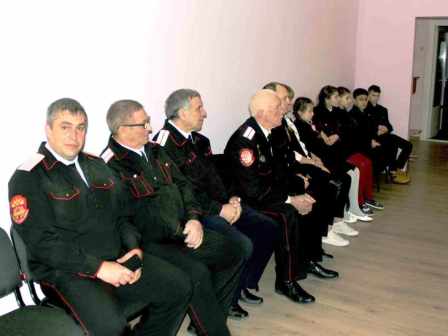 В шестой школе прошел казачий сбор