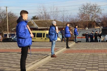 В Тбилисской в День Героев Отчества возложили цветы на мемориальном комплексе