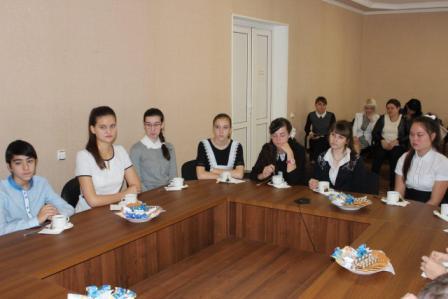 Глава Тбилисского района встретился с лидерами школ