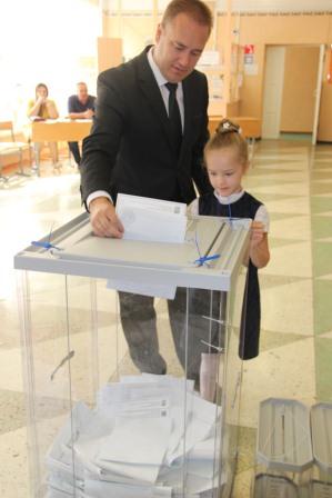 Глава Тбилисского района вместе с семьёй проголосовал на выборах