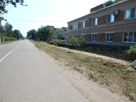 Сотрудники МАУ «Радуга» наводят порядок