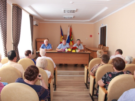 Глава района встретился с общественниками и членами районного Совета ветеранов