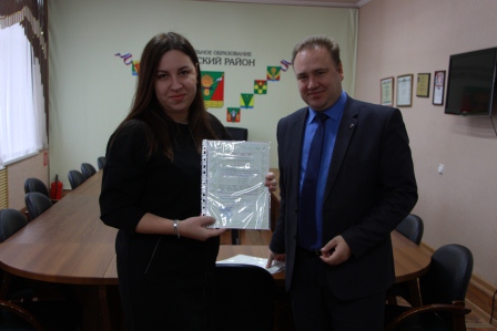 В Тбилисском районе 11 молодых семей получили сертификаты на жилье